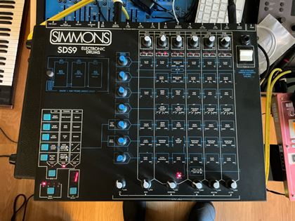 Simmons-SDS9"